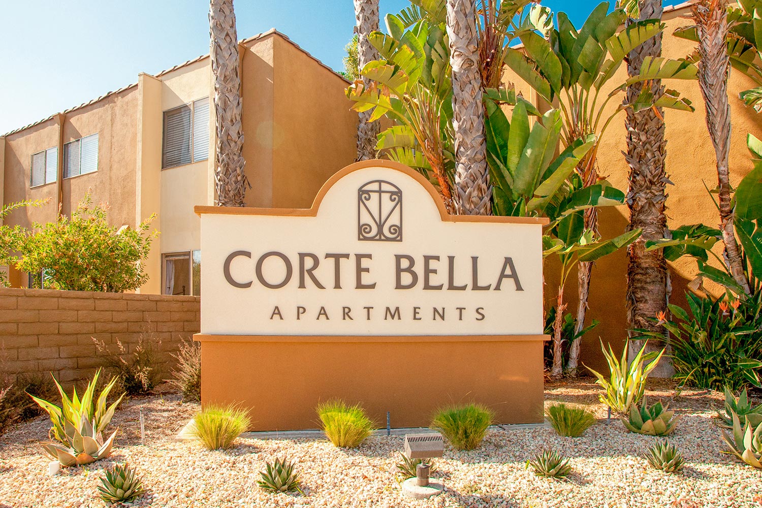 Corte-Bella_Monument-Sign